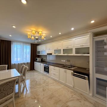 Дмитрівська вул., 75