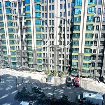 Героїв Небесної Сотні просп., 16/2
