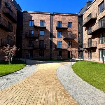 24 Серпня вул., 24