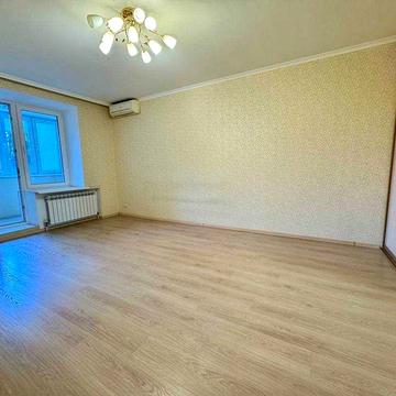 Продам большую 1к новый дом р-н Титова