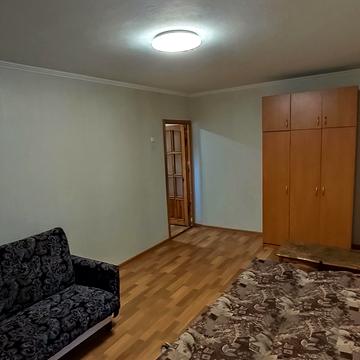 Академіка Павлова вул., 162