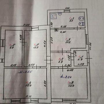 Будинок в місті з технікою та меблями. Гараж і присадибні будівлі.