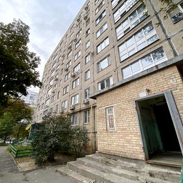 Леся Курбаса просп., 9