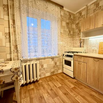 Червоної Калини просп. (Володимира Маяковського), 8-В