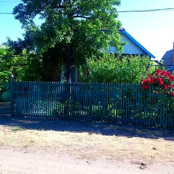 Продаю  будинок з гаражем, времянкою, садом та городом