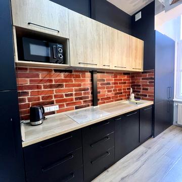 Богдана Хмельницького вул., 11