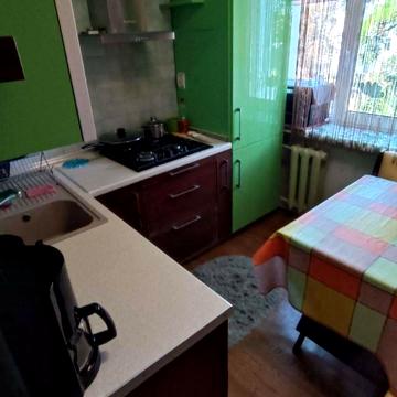 Сімферопольська вул., 11