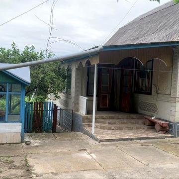 Продається будинок в смт. Вендичани
