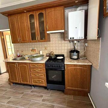 Частина будинку із сучасним ремонтом - район Південний -Захід