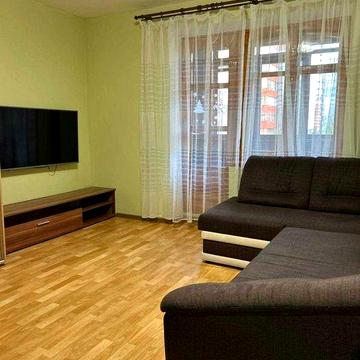 Сдам 1-к квартиру в кирпичном доме, Коробова 1