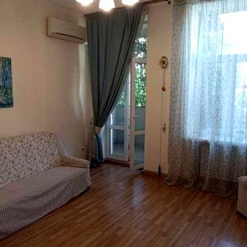 Продам 5 комнатную квартиру Центр парк Глобы