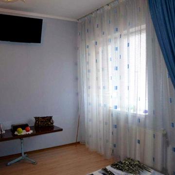 Продається будинок в Червоній Слободі з виходом до води 90000 у.о