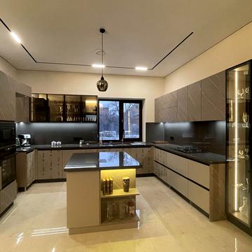 None 175000.0 USD