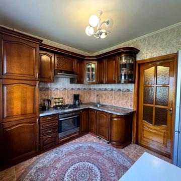 Панаса Мирного вул., 28/3