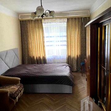 Донецька вул., 5