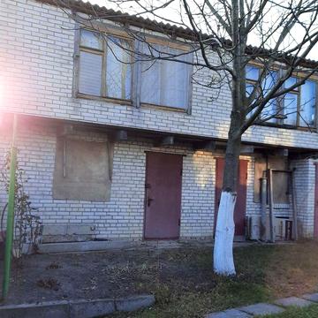 Будинок під Києвом