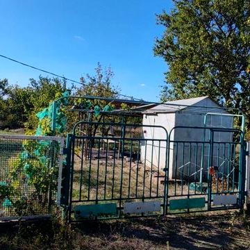 Дача возле города.