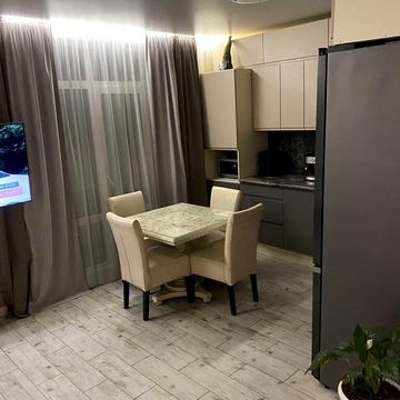 Богдана Хмельницкого вул., 98