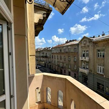 Івана Франка вул., 50