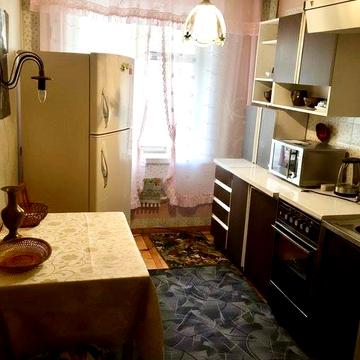 трикімнатна квартира у центрі міста біля метро