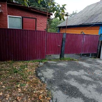 Здам пів будинку