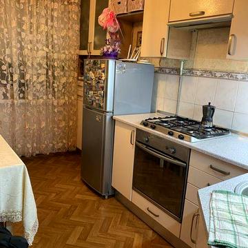 Продається 3 кімнатна квартира