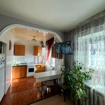 Олександра Поля просп. (Кірова), 102