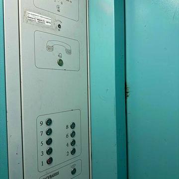 Продається 4-кім.кв., житловий стан, центр міста, ліфт