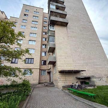 Продається 4-кім.кв., житловий стан, центр міста, ліфт
