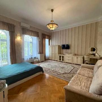 Софіївська вул., 23