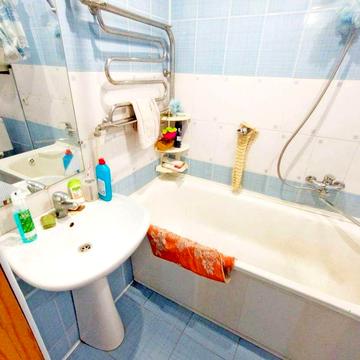 Продам 2х чешку по вул.Доватора біля зупинки 3/5 поверх