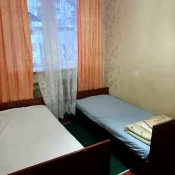 Здається будинок центр, можна короткий строк