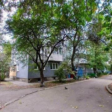 Продам 4- х кімнатну квартиру  на Яновського