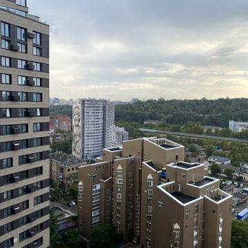 Видова простора двокімнатна квартира. Антоновича 72.