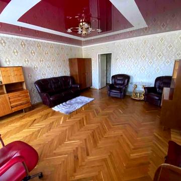 Дмитра Яворницького просп. (Карла Маркса), 107