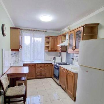 м Святошин, гарна 2-на квартира, вул. Депутатська, 6