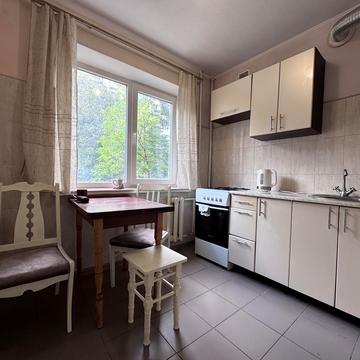 Степана Бандери просп., 98