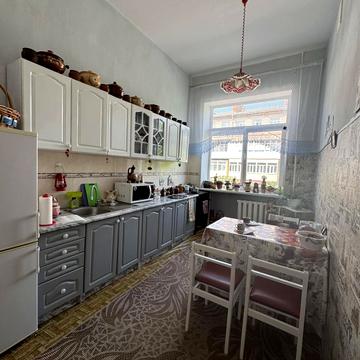 Гарнізонна вул., 8