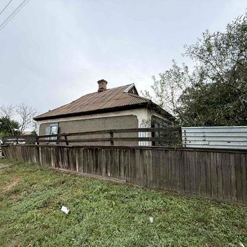 Продам дом на головній вулиці