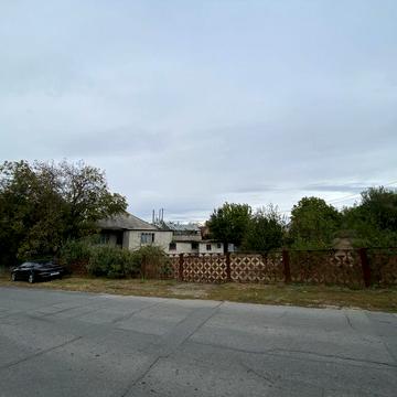 Продам будинок з земельною ділянкою