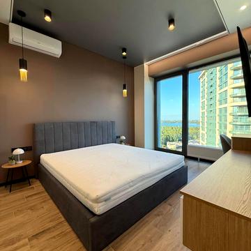 Набережна Перемоги вул., 7