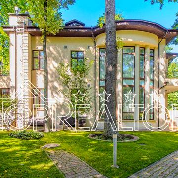 Елітний будинок у к.м. Park House з 13-метровим басейном