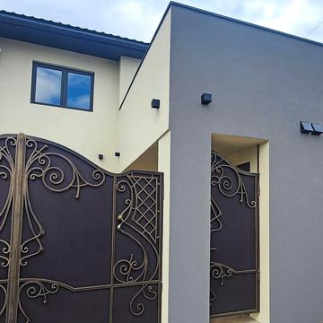 None 125000.0 USD