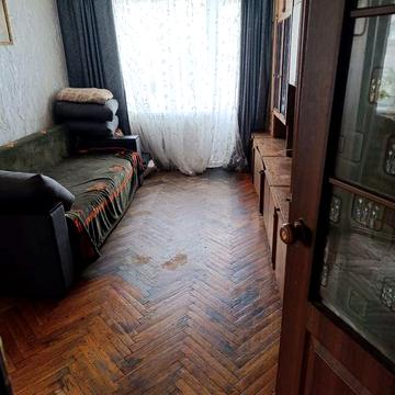 Продається 3 кімнатна квартира на 4 поверсі від власника