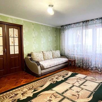 Продається квартира по вул. О.Пчілки . 38 м2