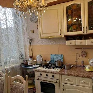 Продам 3-кімн. Лесі Українки бульв. 24, 90 м.кв. ст. метро Печерська.