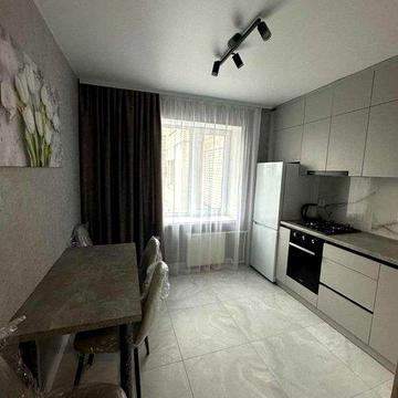 Здам 2-кімн. кв., 700-річчя, капремонт
