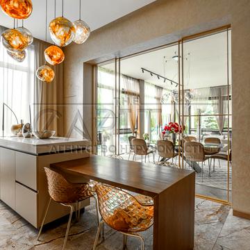 Першотравнева вул.