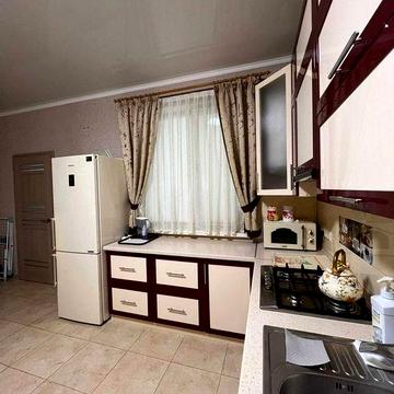 Продам танхауз на улице Заболотного/Сахарова в ЖК "Академический"