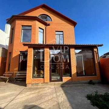 ПРОДАМ Отличный  Дом из кирпича и ракушечника Киевский район.